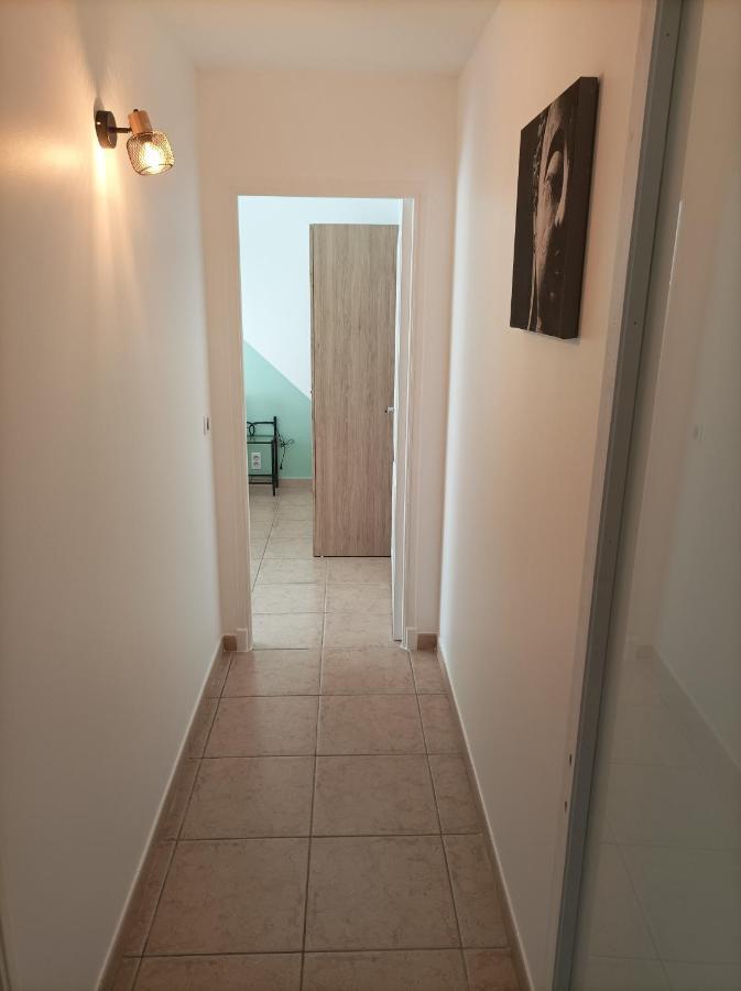 Tres Bel Appartement Entier Proche De La Mer 2 Chambres 1 Salon ヴァロリス エクステリア 写真